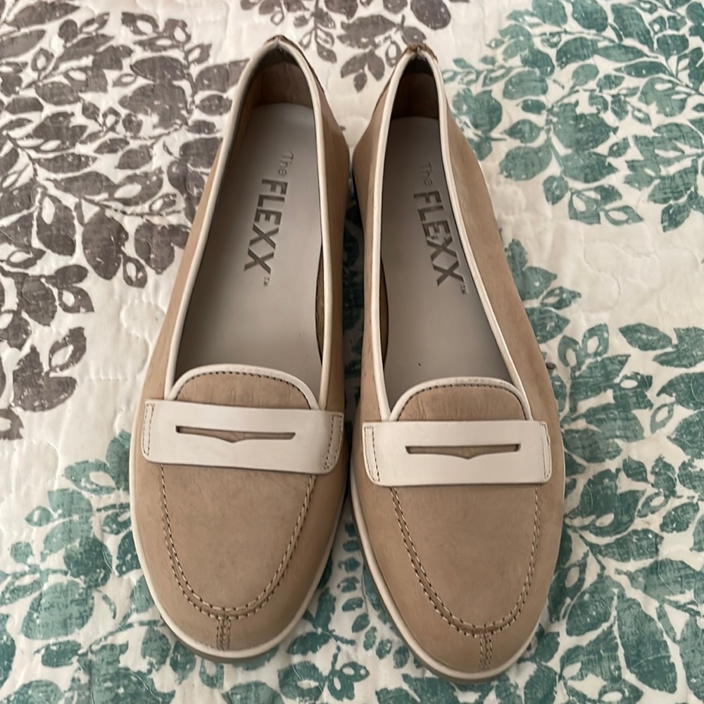 The FLEXX Penny Loafers